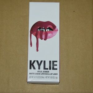 Kylie Jenner Liquid Lip Stick & Liner